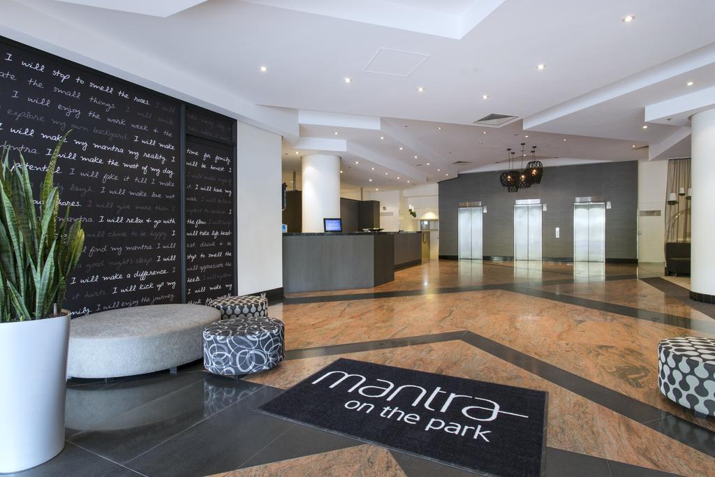 Mantra On The Park Aparthotel Melbourne Eksteriør bilde